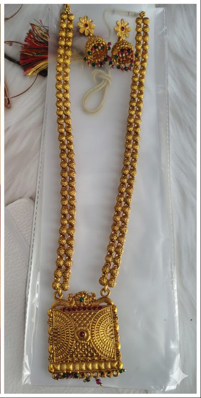 South long set with earrings